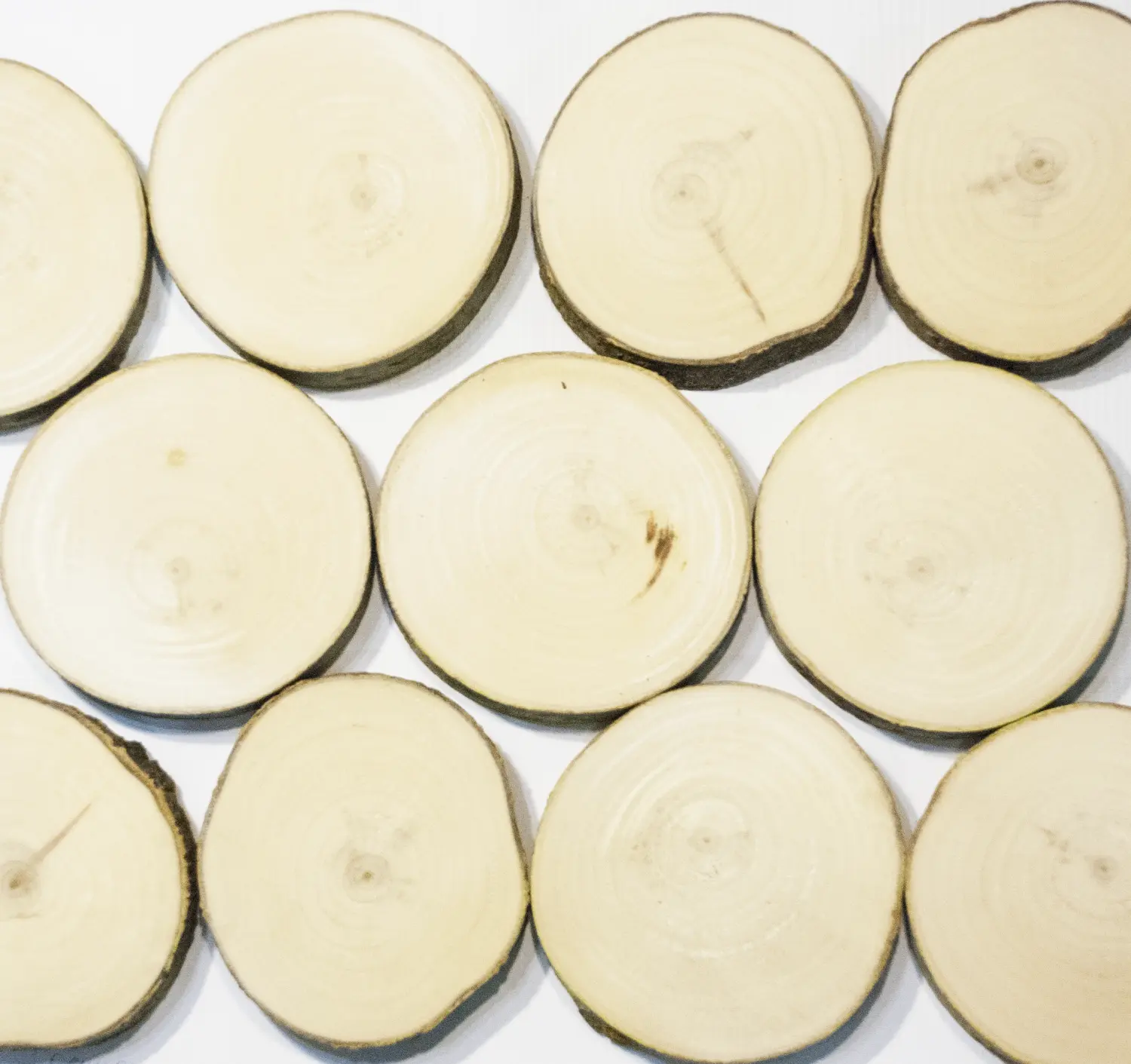 Спилы поквадратно осина шлифовка С корой, (Ø 2-15 см, h 1,5-2см), м.кв.