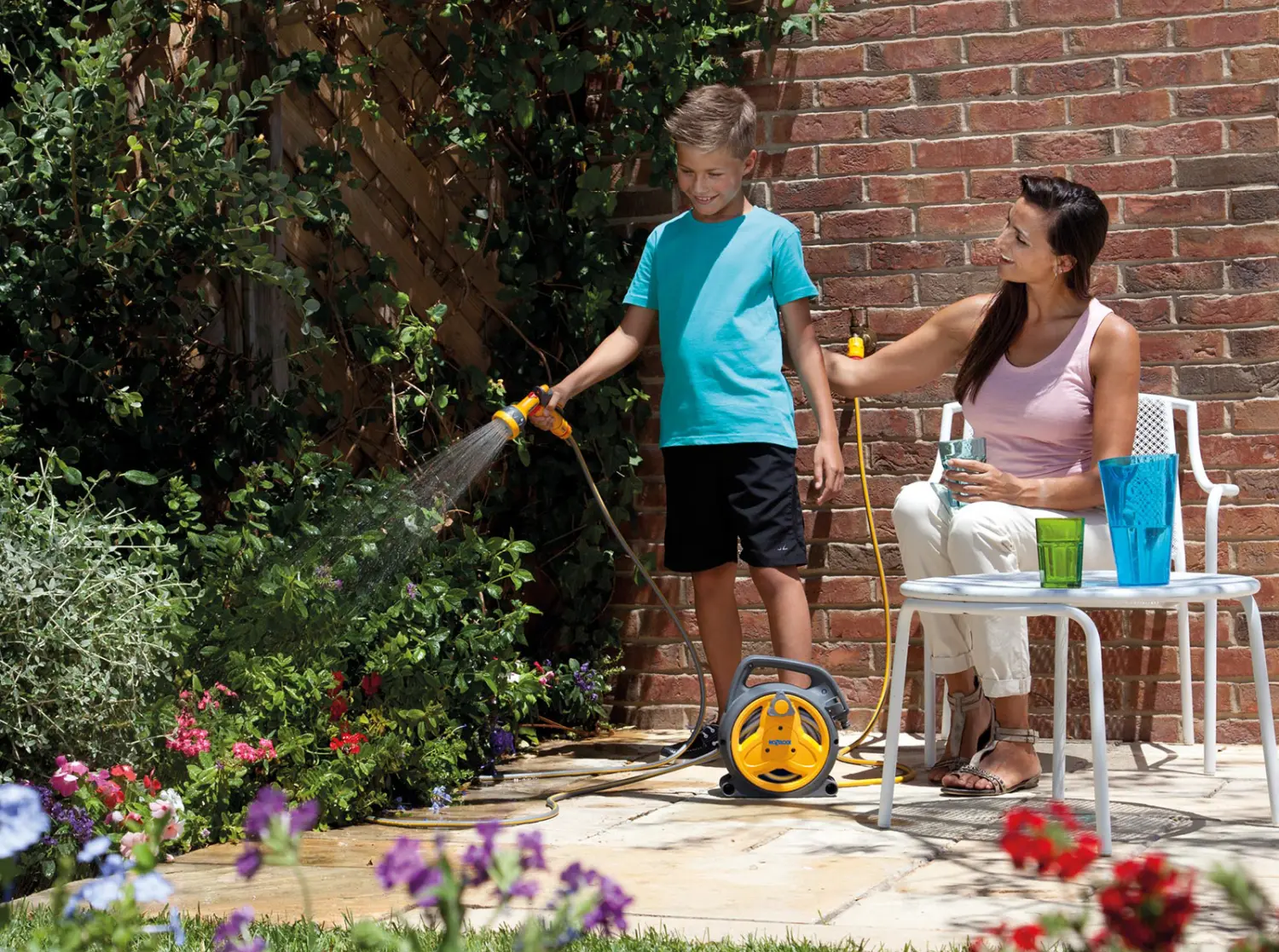 Hozelock 2425 Катушка Мини Pico Reel со шлангом и комплектом фитингов (7,5 мм*10 м шланг, 3 коннектора, пистолет-распылитель), шт