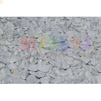 Серо-голубая галтованная мраморная крошка для отсыпки клумб и дорожек