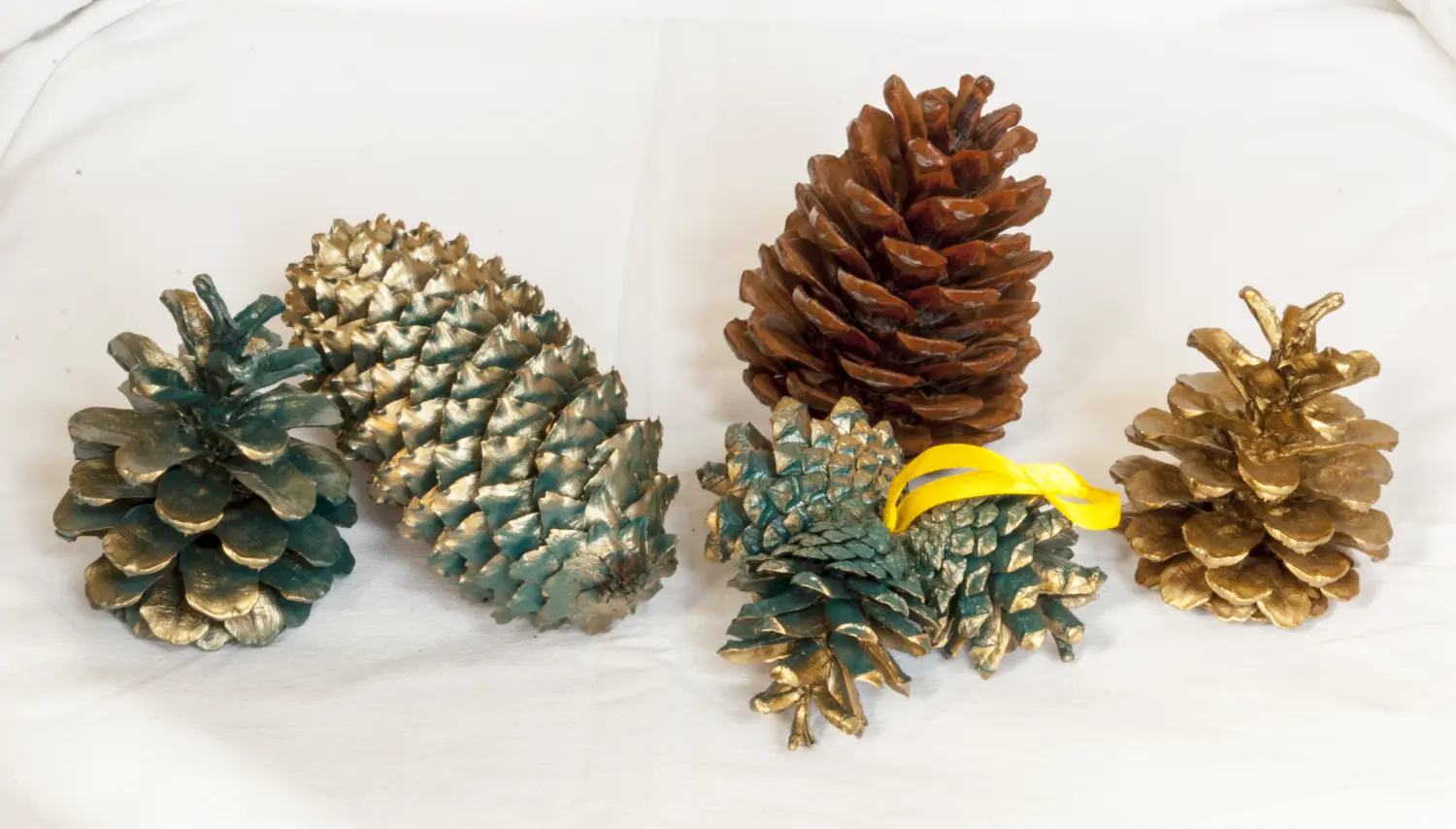 Шишка сосновая мелкая поштучно, шт