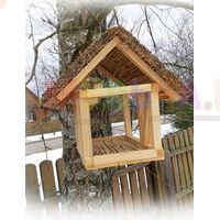 Установка на участке кормушки для птиц — способ позаботиться о пернатых