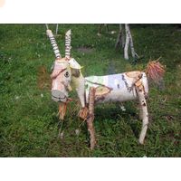 Ироничная садовая фигура «Козел»