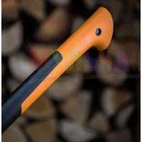 Удобство и надежность в комплекте - набор из топор Х21 и точилки от Fiskars