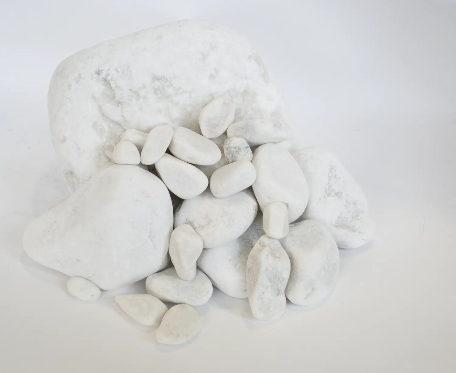 Мрамор белый Галтованный,  40-70 мм, 1000 кг, биг-бэг