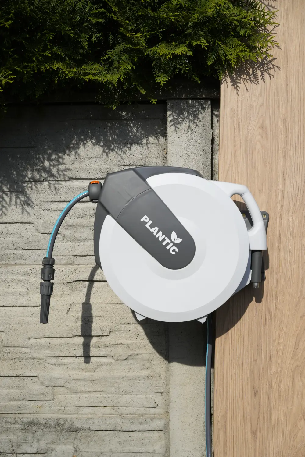 Plantic Катушка со шлангом настенная автоматическая 1/2" (13 мм) 25 м, арт 29661-01, шт