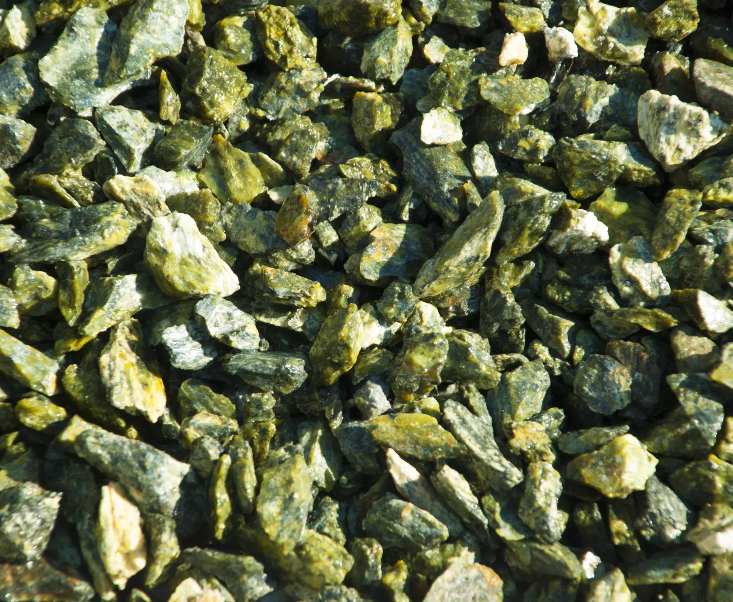 Каменная крошка Змеевик, 5-20 мм, 10 кг