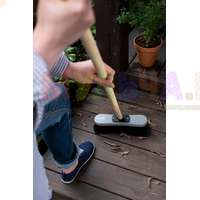 Содержать в чистоте придомовую территорию поможет универсальная щетка Plantic light