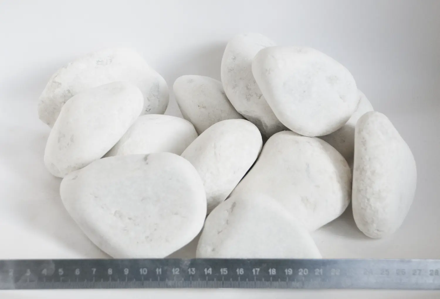 Мрамор белый Галтованный,  60-90 мм, 10 кг