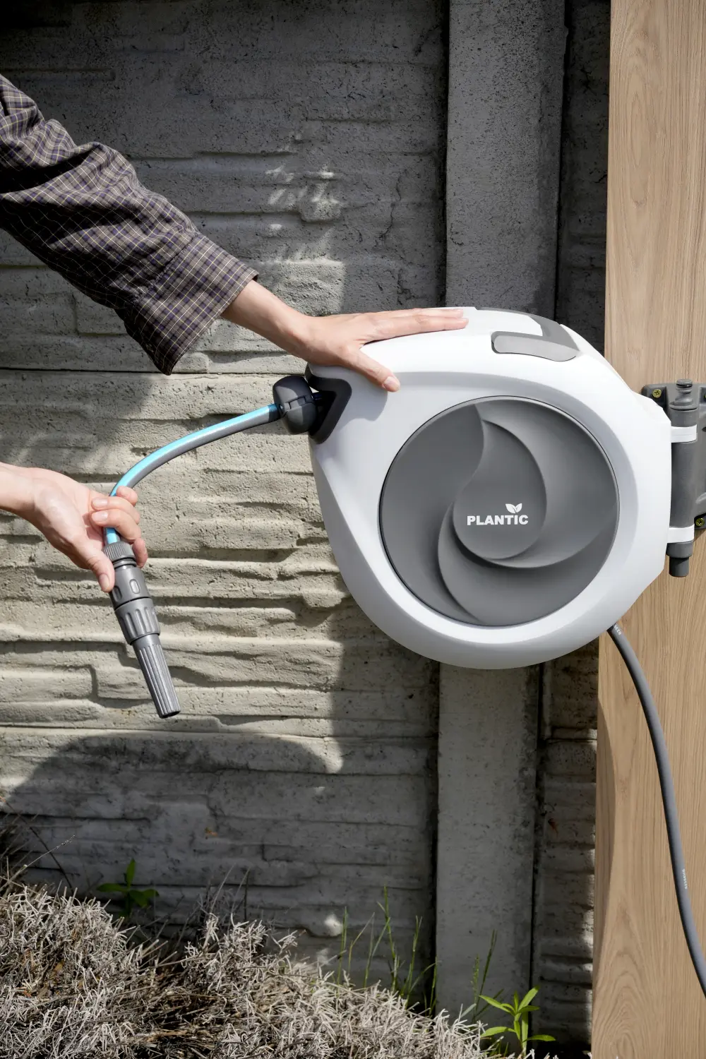 Plantic Катушка со шлангом настенная автоматическая 1/2" (13 мм) 20 м, арт 29660-01, шт