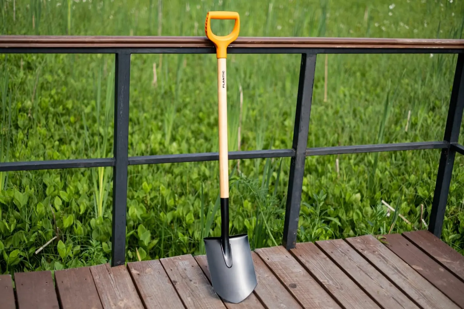 Plantic Лопата штыковая Дача, арт 11008-01, шт