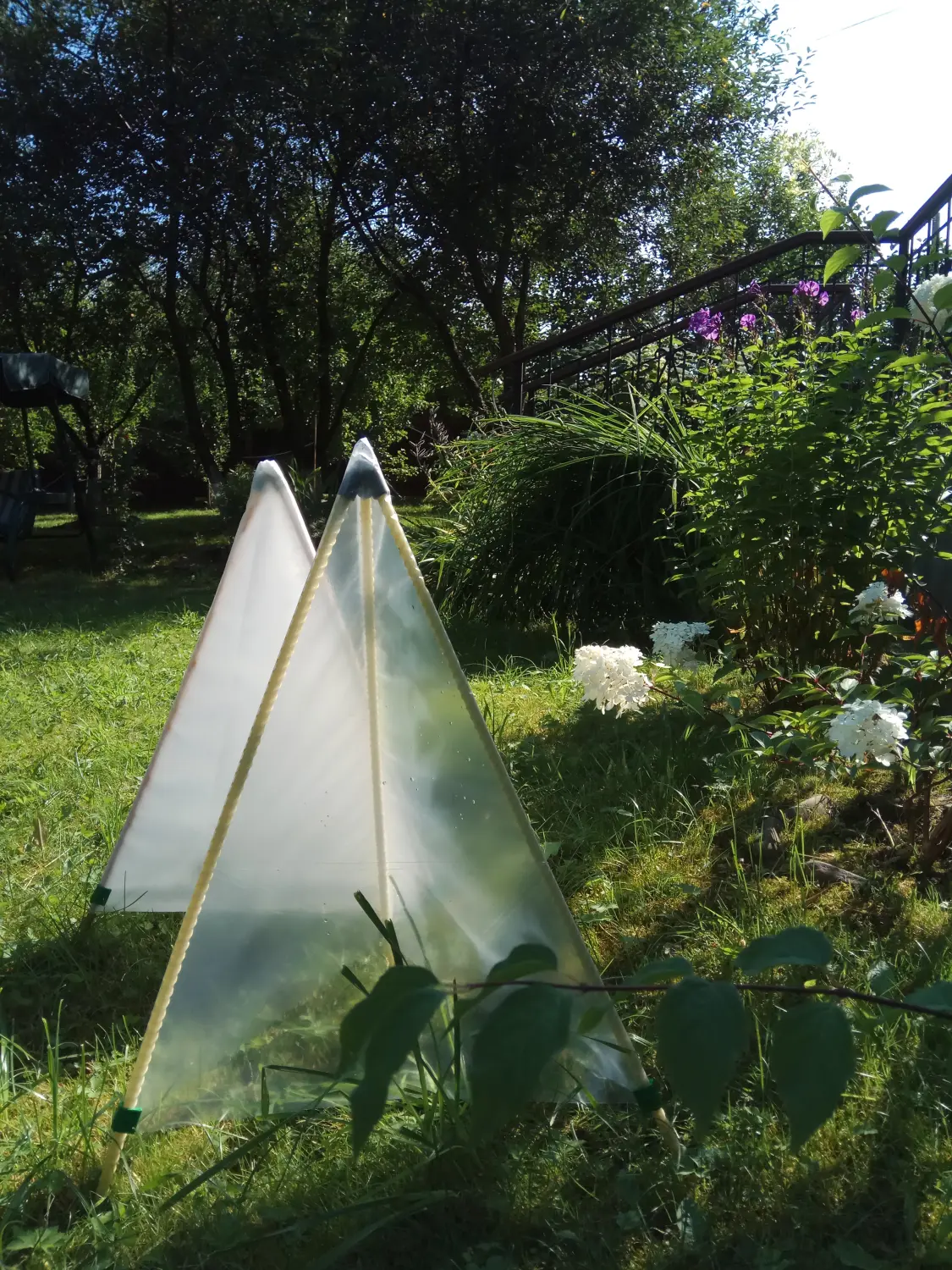 Укрытие для растений "Пирамида" (2 чехла + композитный каркас), h 1,0 * 0,75 м, уп