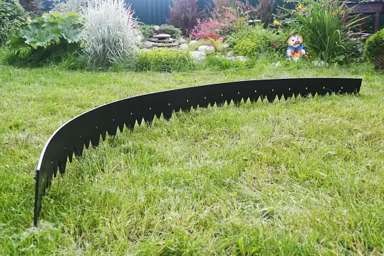 Бордюр КОРОНА, черный, 0,15 x 5 м, рул