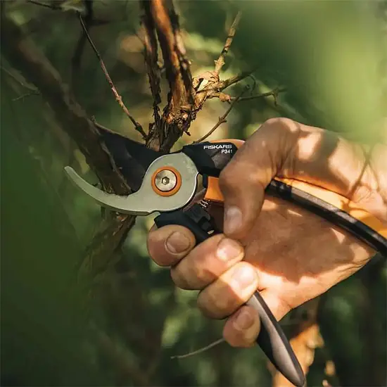 Fiskars, Секатор плоскостной Solid P341, арт 1057164