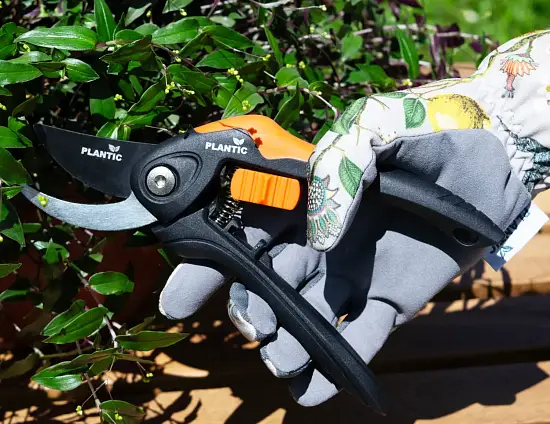 Plantic Секатор плоскостной P208, арт 25208-01, шт