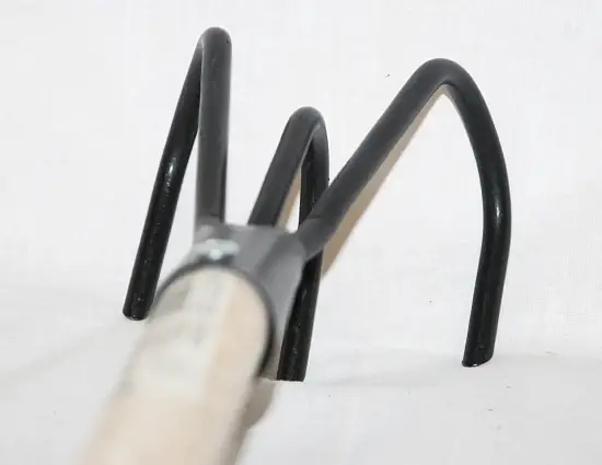 Рыхлитель Z3 на черенке, шт