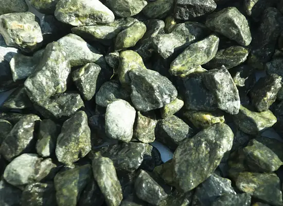 Каменная крошка Змеевик ГАЛТОВАННЫЙ, 20-40 мм, 10 кг