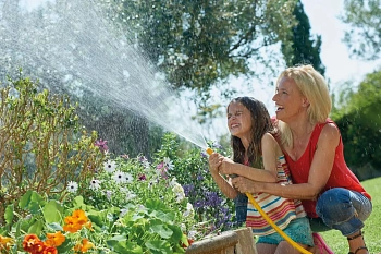 Hozelock 8215 Шланг Растягивающийся Superhoze (15 м шланг, 2 несъемных коннектора с аквастоп, наконечник), шт