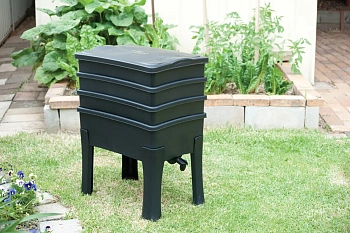 Вермикомпостер. Биогумус в домашних условиях Worm Cafe L56* W44* H46 см