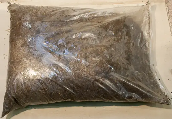 Навоз Конский с примесью опилок и сена, 60 л