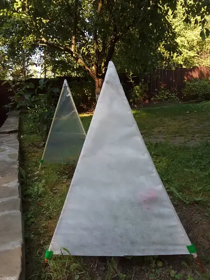 Укрытие для растений "Пирамида" (2 чехла + композитный каркас), h 1,0 * 0,75 м, уп