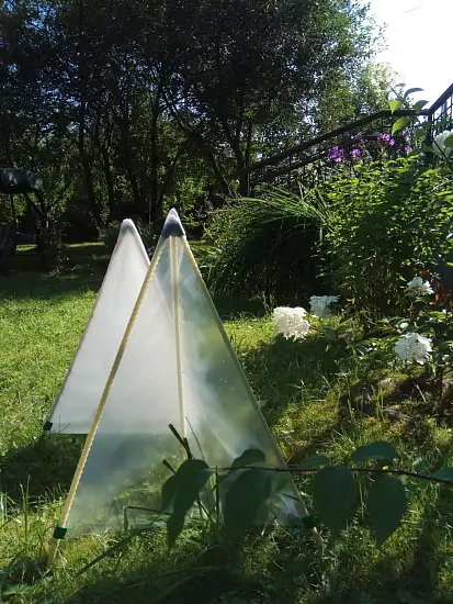 Укрытие для растений "Пирамида" (2 чехла + композитный каркас), h 1,0 * 0,75 м, уп