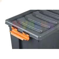 Прочные контейнеры для хранения на дачу и в гараж