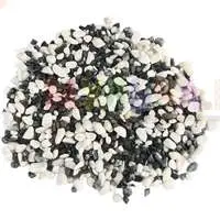 Эстетичная черно-белая декоративная отсыпка из галтованного мрамора